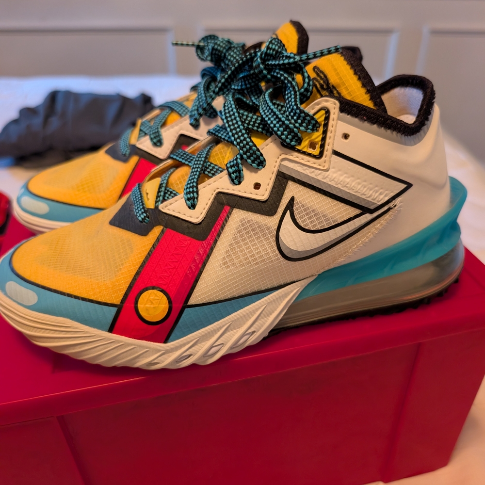 LeBron 18 Low Stewie Griffins Size 5